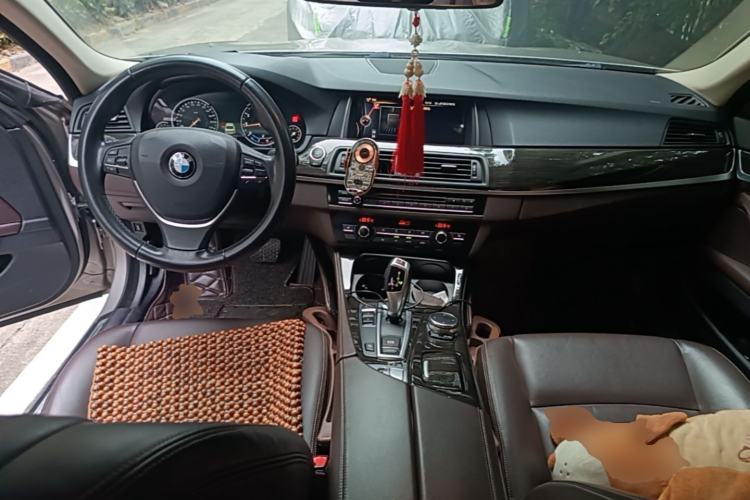 Used BMW 5 Series 2014 525Li Luxury Design Package Center Console