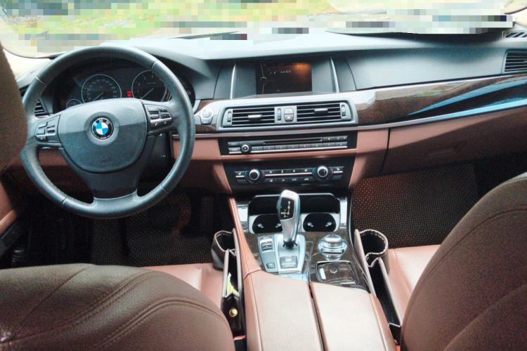 Used BMW 5 Series 2014 525Li Leading Model Center Console