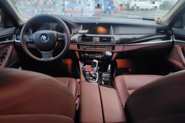 Used BMW 5 Series 2014 528Li Leading Model Center Console