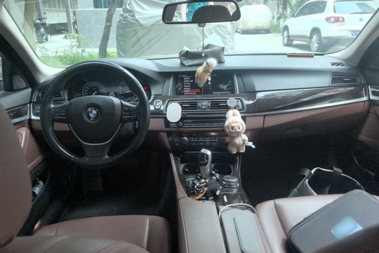 Used BMW 5 Series 2014 528Li Leading Model Center Console