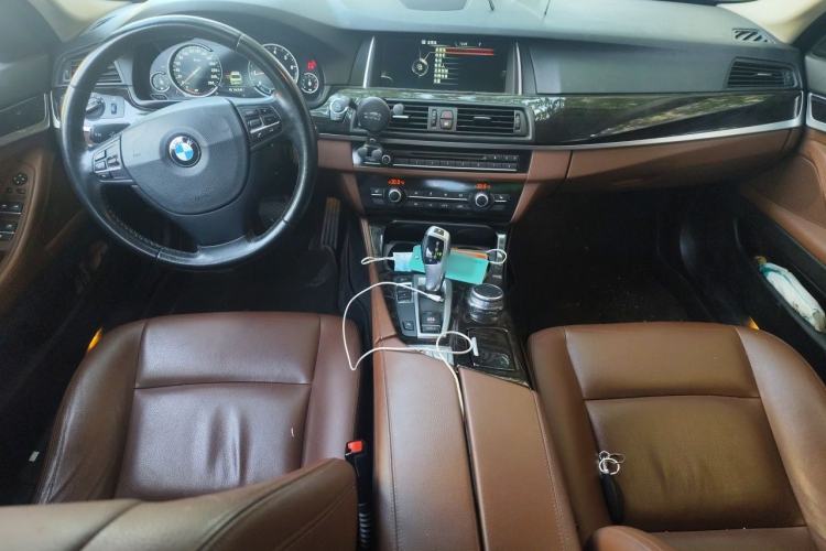 Used BMW 5 Series 2014 525Li Leading Model Center Console