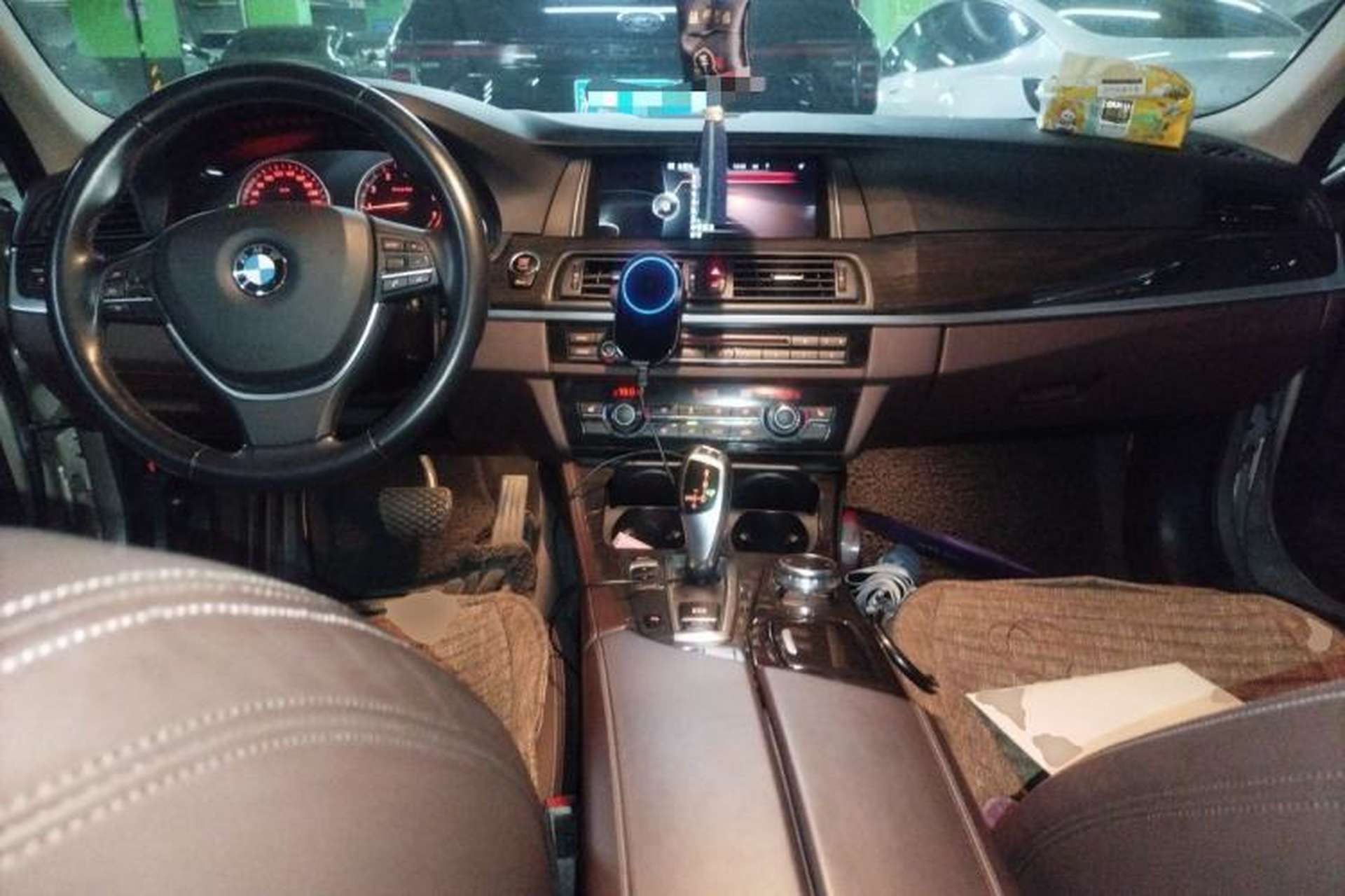 Used BMW 5 Series 2014 525Li Luxury Design Package Center Console