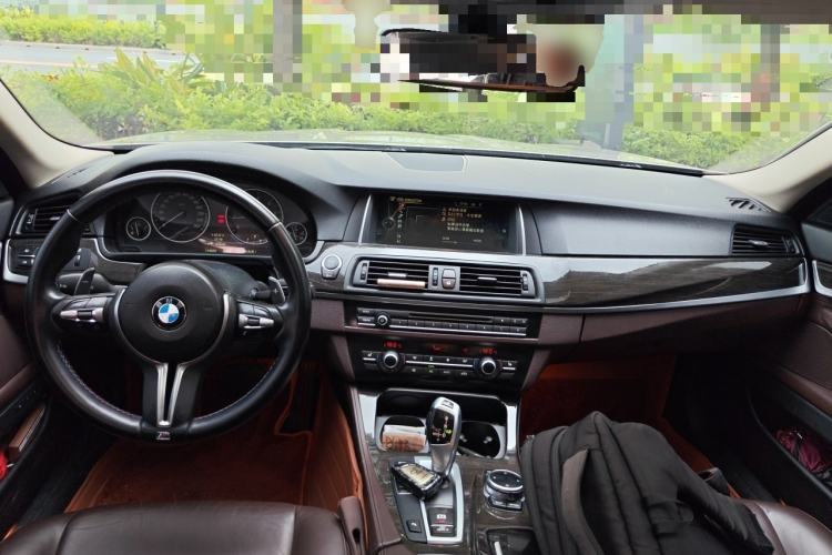 Used BMW 5 Series 2014 525Li Luxury Design Package Center Console