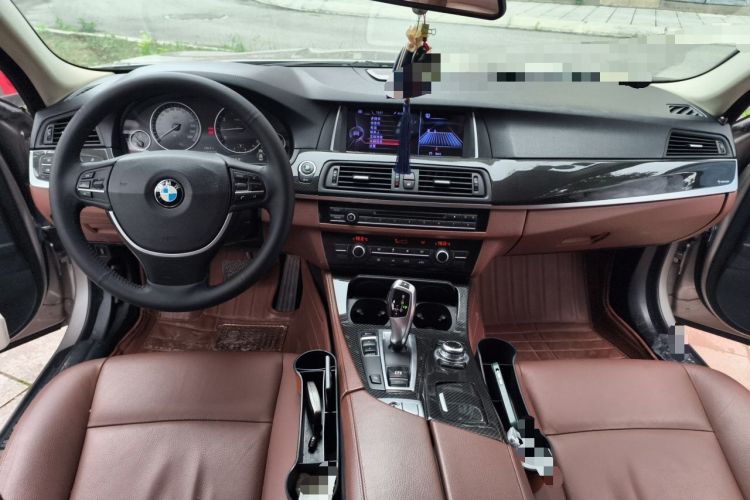 Used BMW 5 Series 2014 520Li Elegant Model Center Console