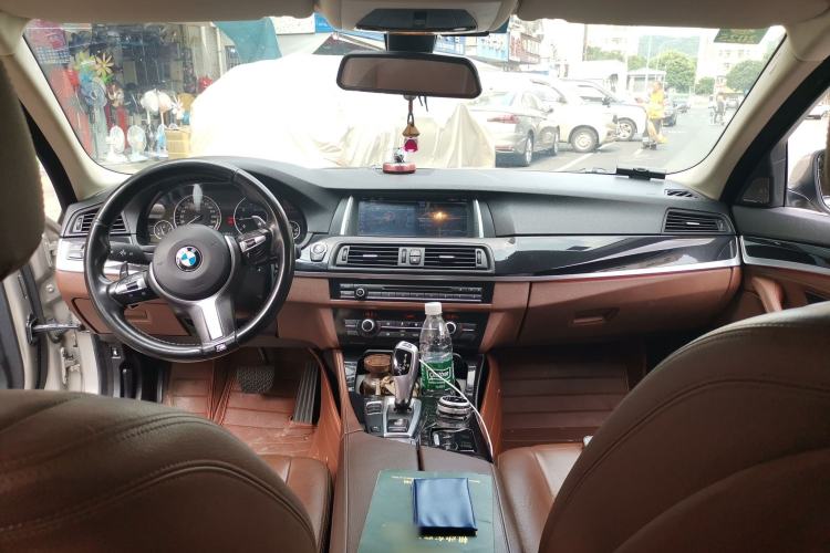 Used BMW 5 Series 2014 520Li Elegant Model Center Console
