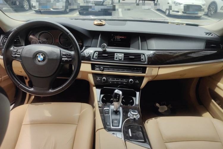 Used BMW 5 Series 2014 525Li Leading Model Center Console