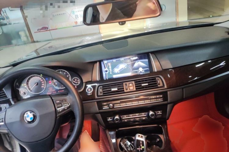 Used BMW 5 Series 2014 525Li Leading Model Center Console