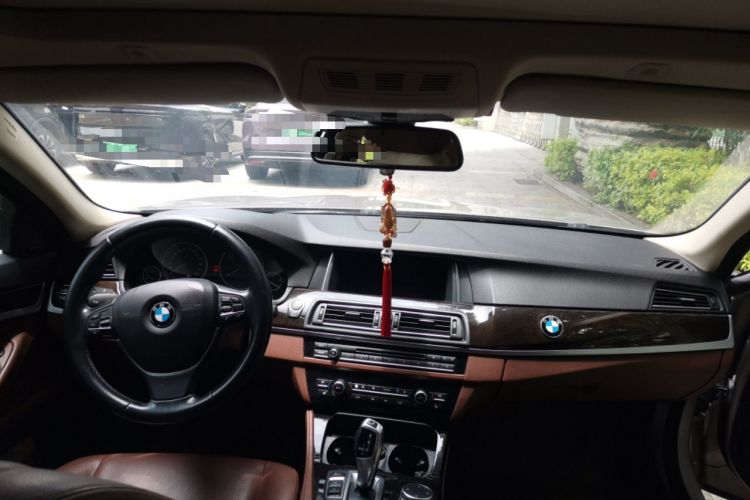 Used BMW 5 Series 2014 528Li Leading Model Center Console