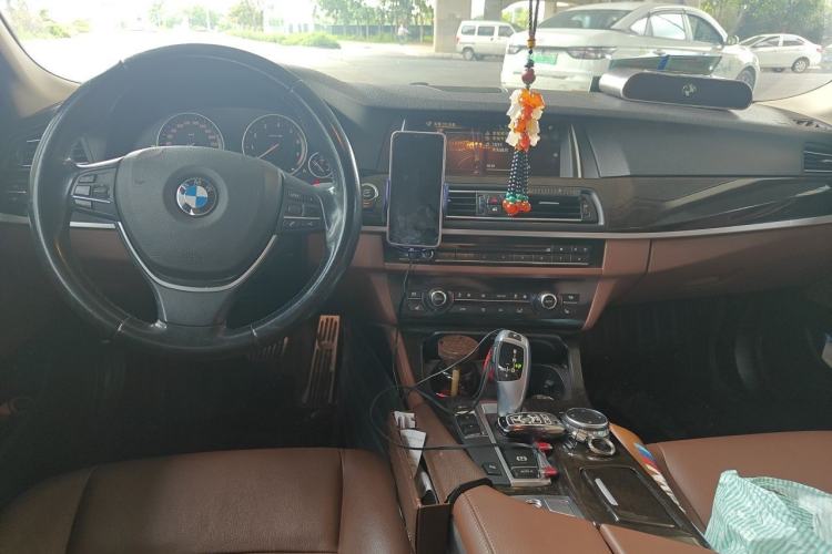Used BMW 5 Series 2014 528Li Leading Model Center Console