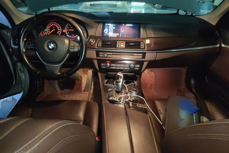 Used BMW 5 Series 2014 525Li Luxury Design Package Center Console