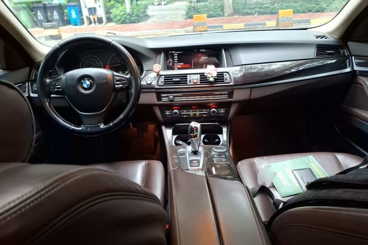 Used BMW 5 Series 2014 525Li Luxury Design Package Center Console