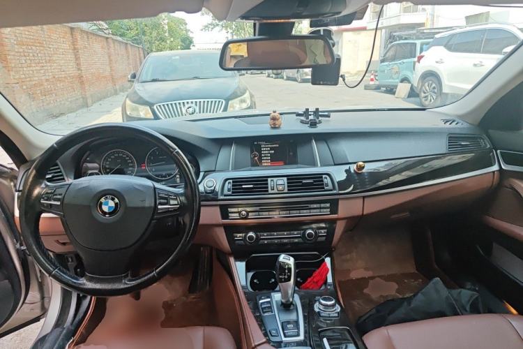 Used BMW 5 Series 2014 525Li Leading Model Center Console