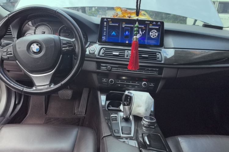 Used BMW 5 Series 2014 525Li Luxury Design Package Center Console