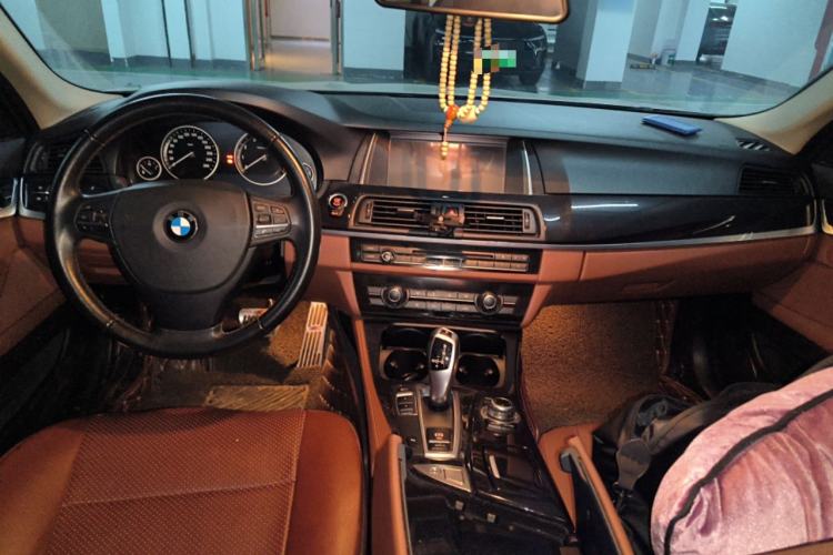 Used BMW 5 Series 2014 520Li Elegant Model Center Console