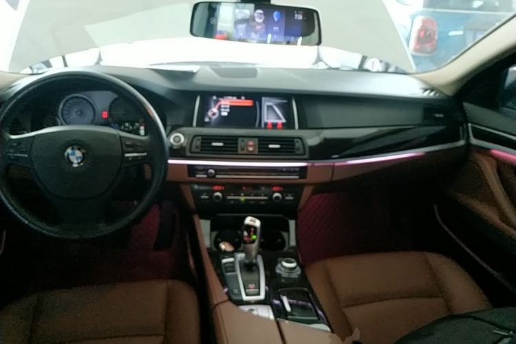 Used BMW 5 Series 2014 525Li Leading Model Center Console