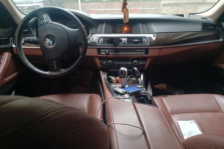 Used BMW 5 Series 2014 525Li Leading Model Center Console