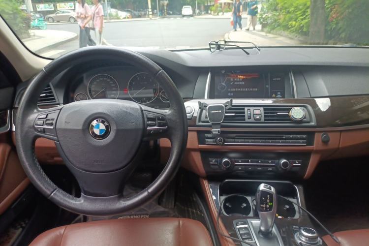 Used BMW 5 Series 2014 525Li Leading Model Center Console