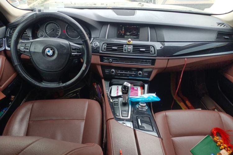 Used BMW 5 Series 2014 520Li Elegant Model Center Console