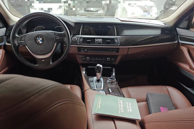 Used BMW 5 Series 2014 525Li Leading Model Center Console