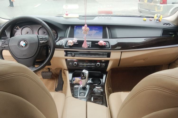 Used BMW 5 Series 2014 525Li Leading Model Center Console
