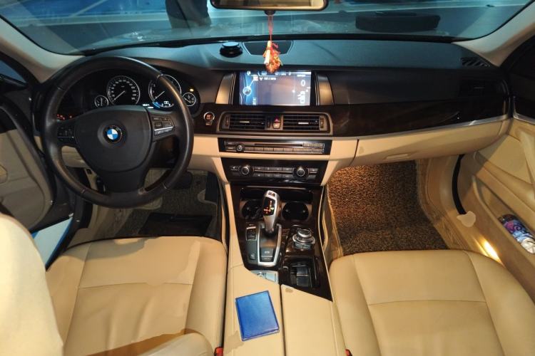 Used BMW 5 Series 2014 525Li Leading Model Center Console