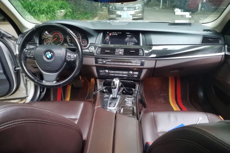 Used BMW 5 Series 2014 525Li Luxury Design Package Center Console