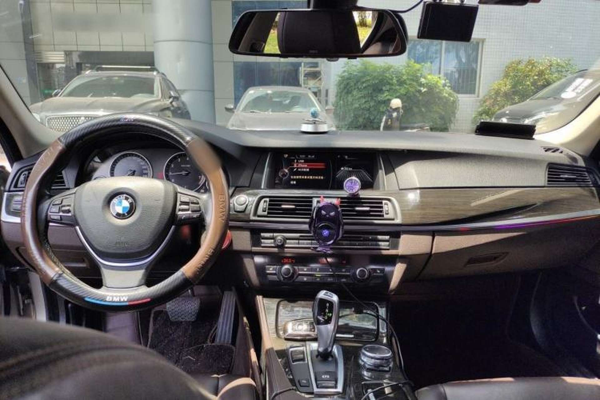 Used BMW 5 Series 2014 525Li Luxury Design Package Center Console