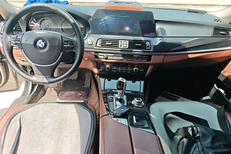 Used BMW 5 Series 2014 520Li Elegant Model Center Console