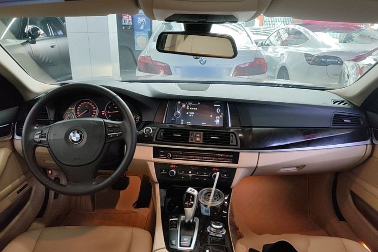 Used BMW 5 Series 2014 525Li Leading Model Center Console