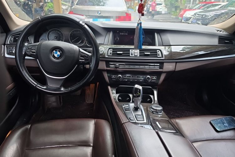 Used BMW 5 Series 2014 525Li Luxury Design Package Center Console