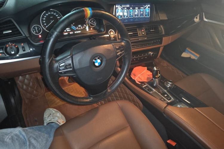 Used BMW 5 Series 2014 520Li Elegant Model Center Console