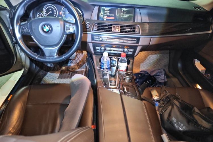 Used BMW 5 Series 2014 525Li Luxury Design Package Center Console