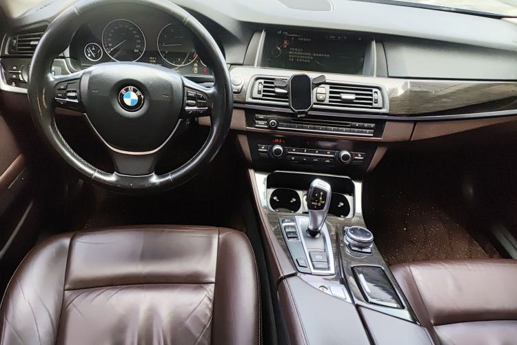 Used BMW 5 Series 2014 525Li Luxury Design Package Center Console