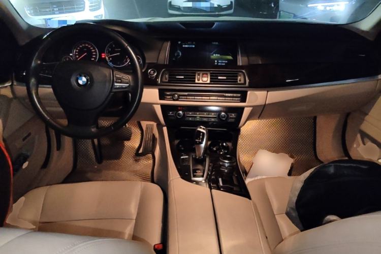 Used BMW 5 Series 2014 530Li Leading Model Center Console