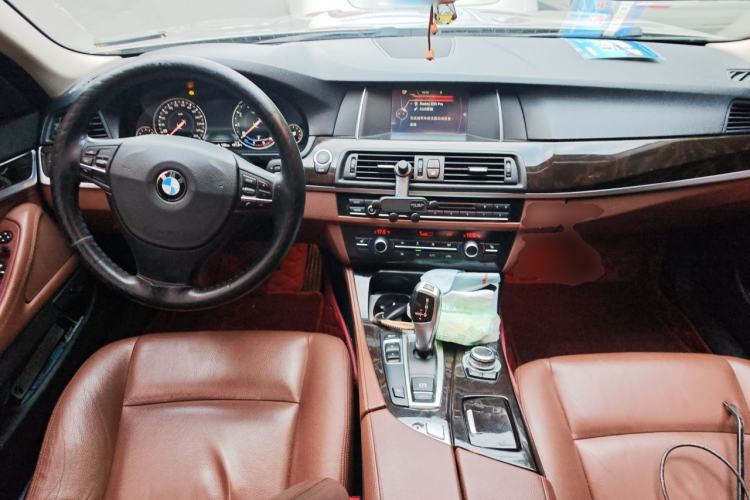 Used BMW 5 Series 2014 525Li Leading Model Center Console