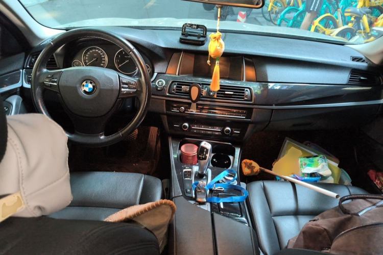 Used BMW 5 Series 2014 520Li Elegant Model Center Console