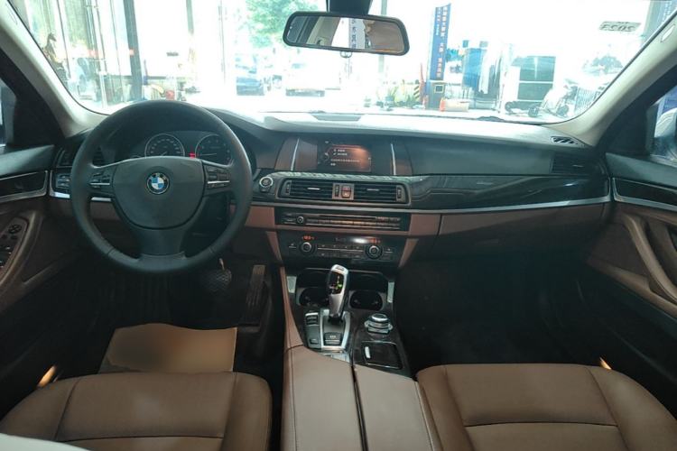 Used BMW 5 Series 2014 525Li Leading Model Center Console