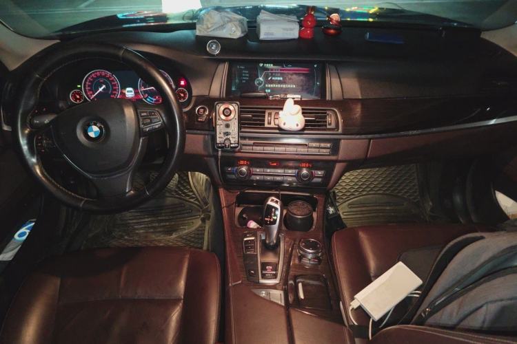 Used BMW 5 Series 2014 525Li Luxury Design Package Center Console