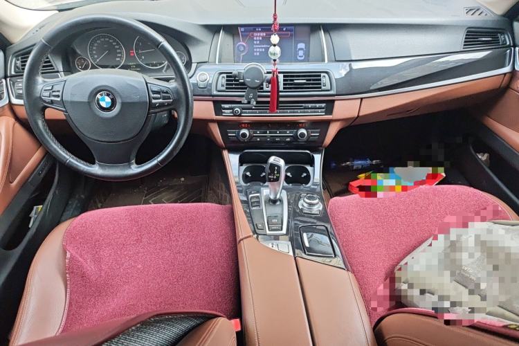 Used BMW 5 Series 2014 520Li Elegant Model Center Console