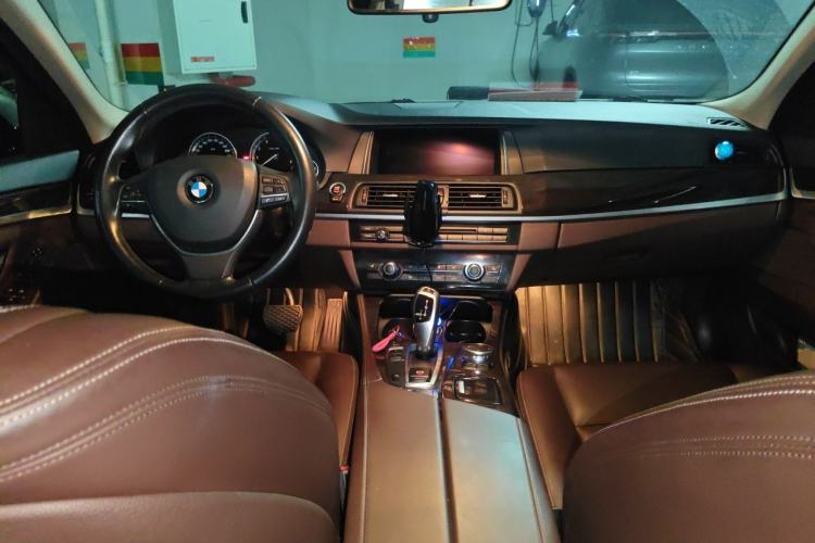 Used BMW 5 Series 2014 525Li Luxury Design Package Center Console