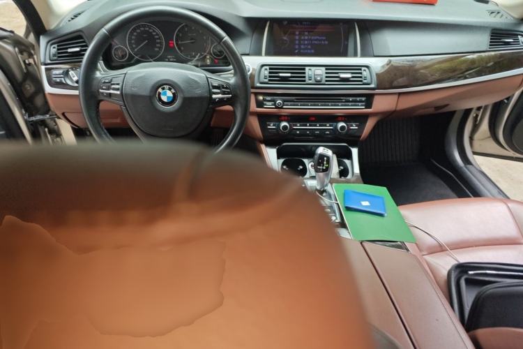 Used BMW 5 Series 2014 525Li Leading Model Center Console