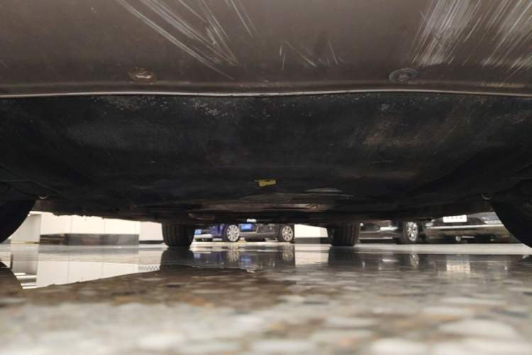Used BMW 5 Series 2014 528Li xDrive Premium Edition Chassis Front