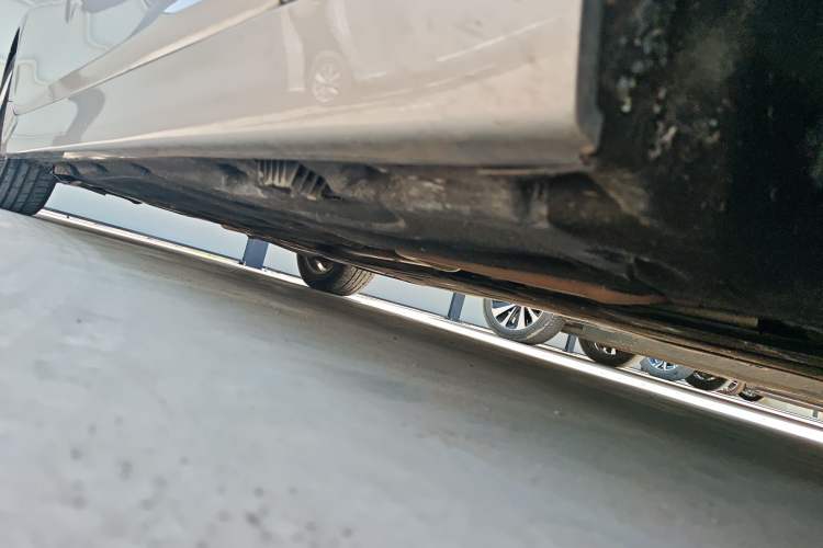 Used BMW 5 Series 2014 520Li Elegant Model Chassis Front Right