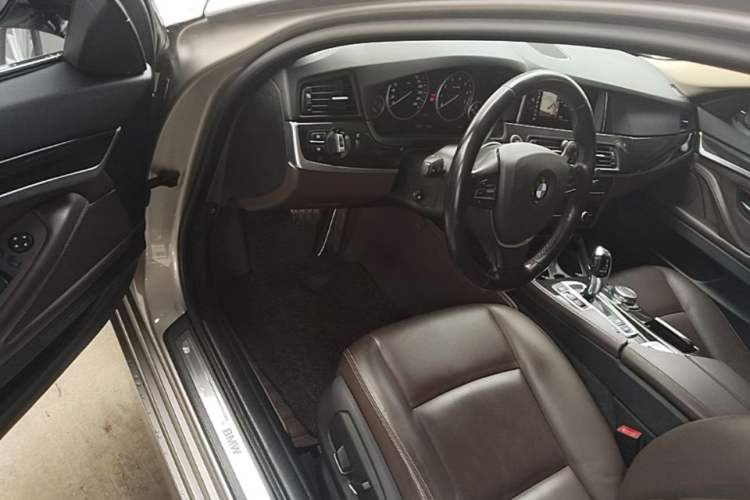 Used BMW 5 Series 2014 525Li Luxury Design Package Driver Seat