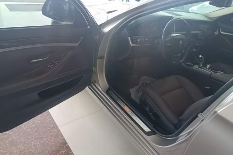Used BMW 5 Series 2014 525Li Luxury Design Package Driver Seat