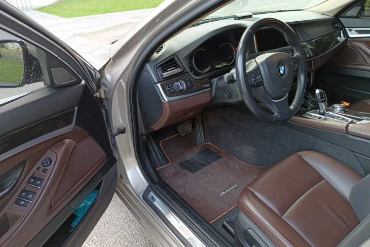 Used BMW 5 Series 2014 525Li Luxury Design Package Driver Seat