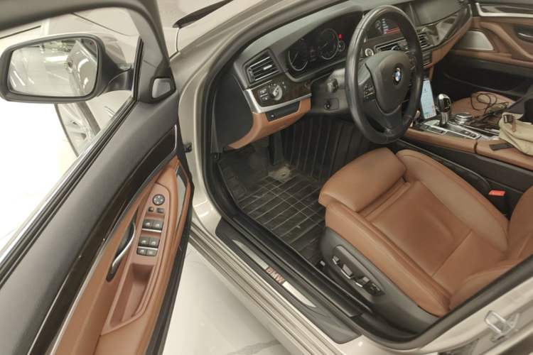 Used BMW 5 Series 2014 535Li Leading Model Driver Seat