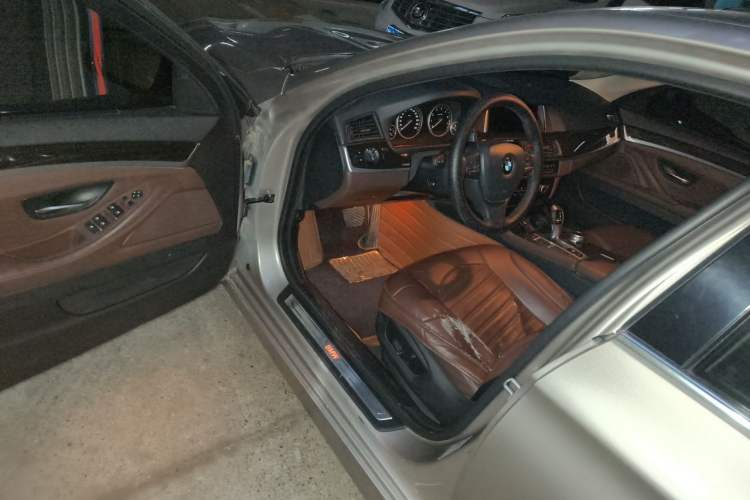Used BMW 5 Series 2014 525Li Luxury Design Package Driver Seat