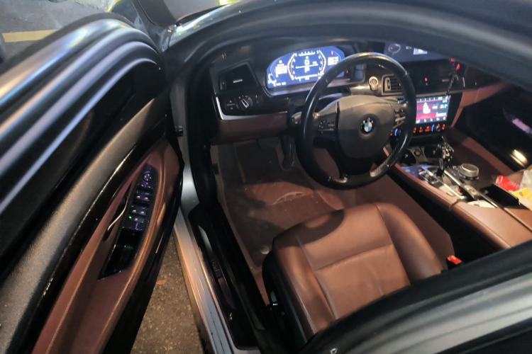 Used BMW 5 Series 2014 525Li Leading Model Driver Seat