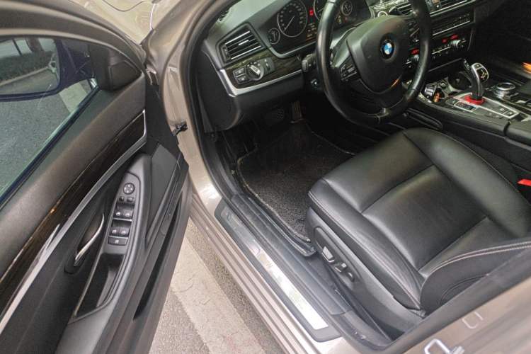 Used BMW 5 Series 2014 535i Design Package Model Driver Seat